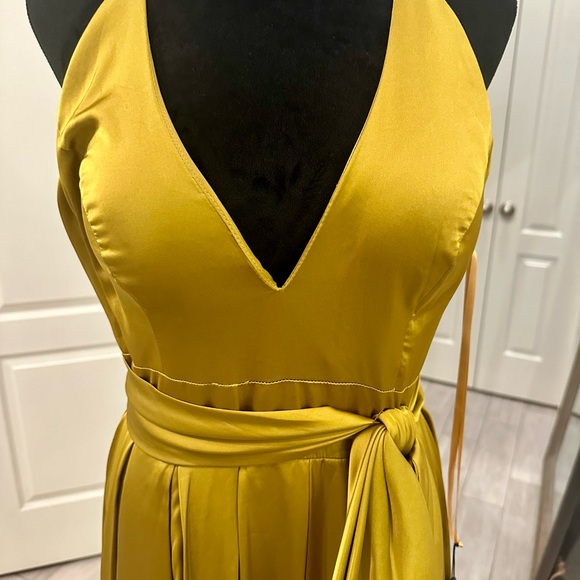 MAC DUGGAL 26531 CHARMEUSE HALTER STRAP SOFT TIE WAIST CHARTREUSE GOWN  sz 8 - Picture 6 of 17